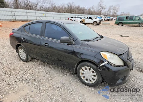 2013 Nissan Versa S z USA, uszkodzony, nr VIN 3N1CN7AP4DL853631